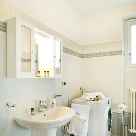 דירה Confortevole Vicino Ospedale Moriggia- Giardino, Wi-fi E Parcheggio *