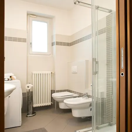 דירה Confortevole Vicino Ospedale Moriggia- Giardino, Wi-fi E Parcheggio גראבדונה